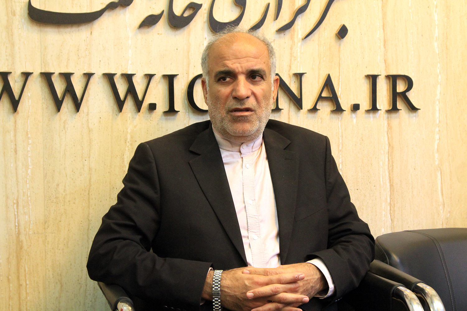 ارز چند نرخی زمینه ساز فساد و رانت است